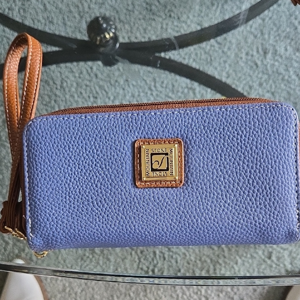 Stone Mountain Accessories Blue and Brown Clutch Wristlet